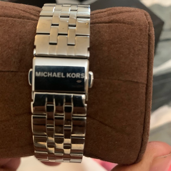 Watch - Picture 4 of 4